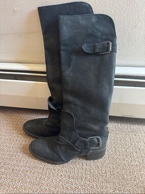 Vera wang lavender 8.5 ridingClassic Black Knee-High Buckle Riding Boots - Women